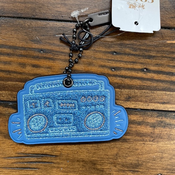 NWT! Coach Keith H Glitter Turnlock XL zip pouch and hang tag accessory - Picture 2 of 8